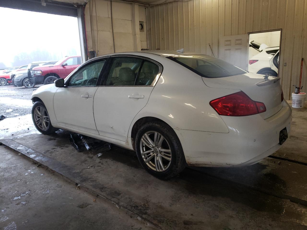 2012 INFINITI G37 - Image 2