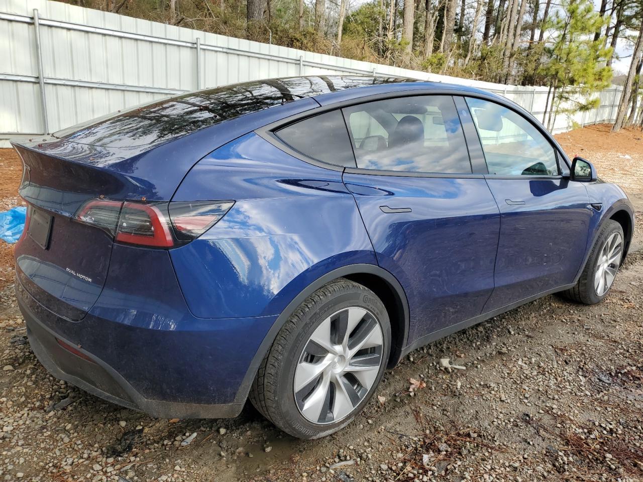 2023 TESLA MODEL Y - Image 3