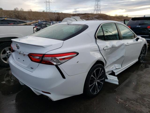 2020 Toyota Camry Se - Фото 3