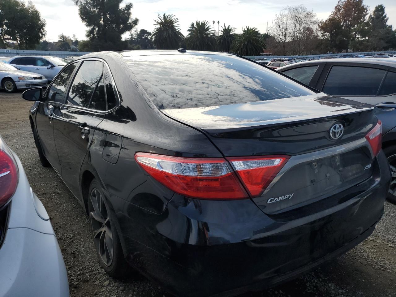 2015 TOYOTA CAMRY LE - Image 2
