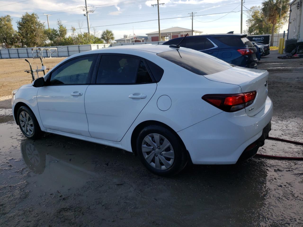 2020 KIA RIO LX - Фото 2