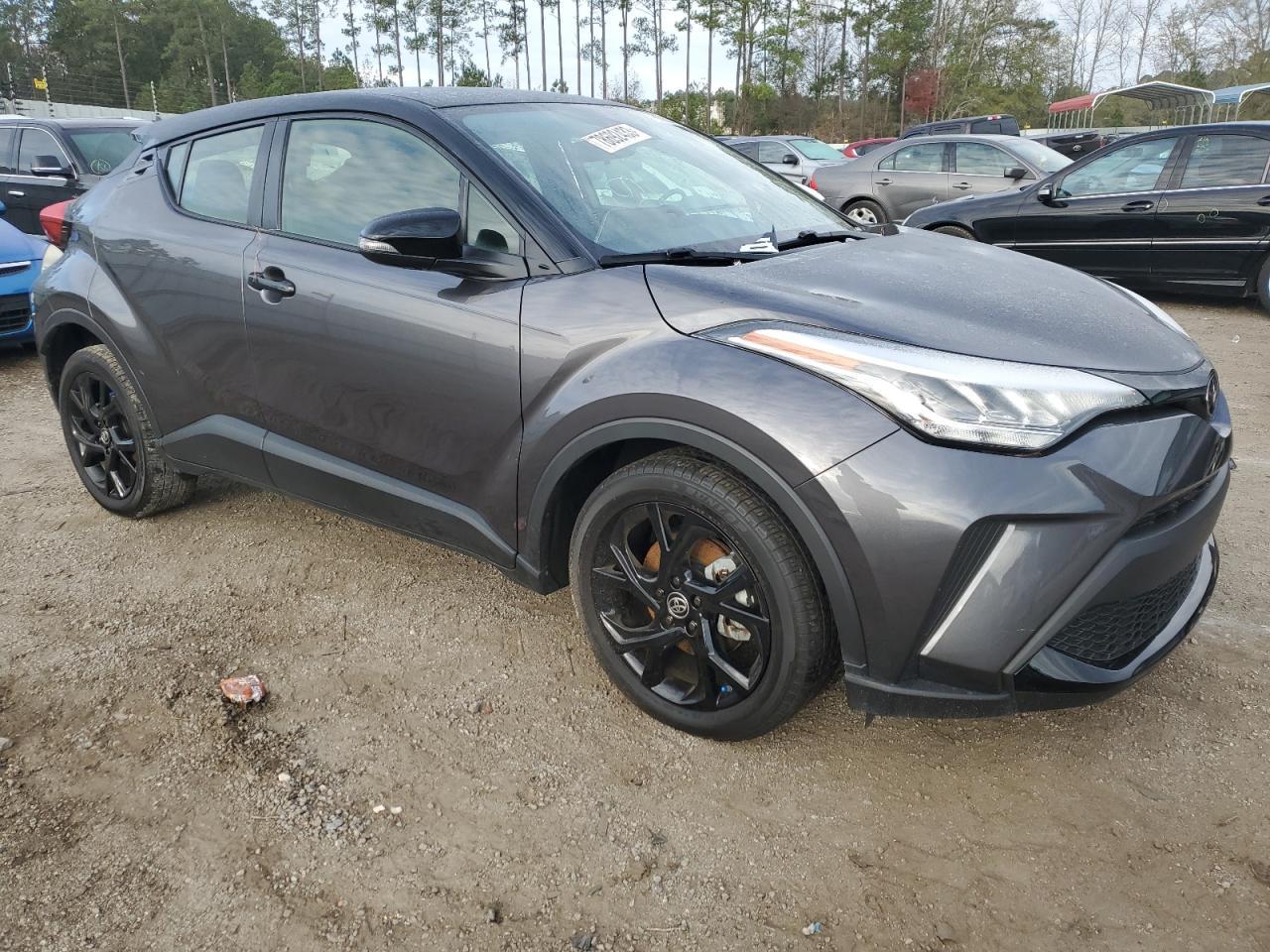 2022 TOYOTA C-HR XLE - Image 4