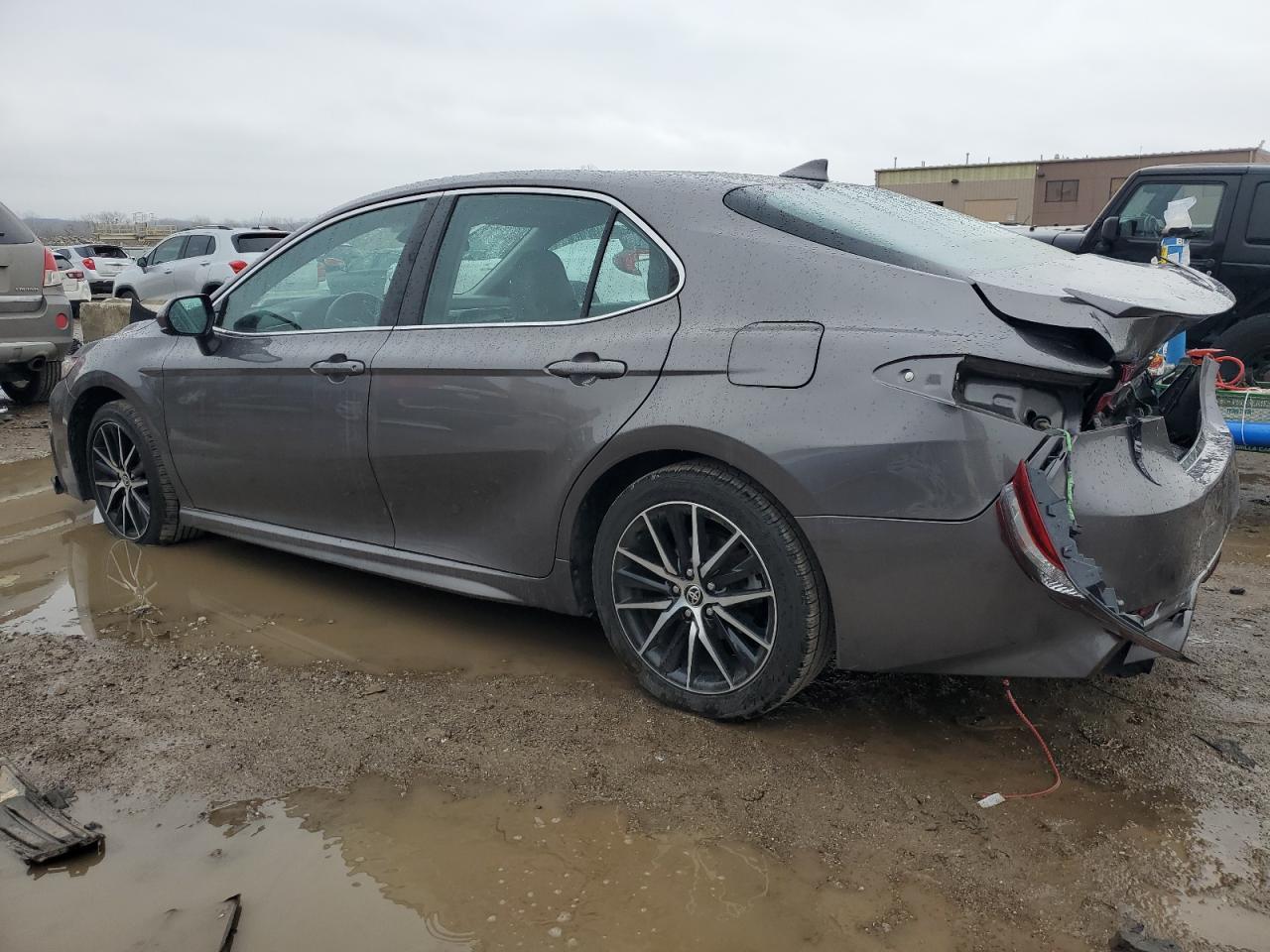 2021 TOYOTA CAMRY SE - Фото 2