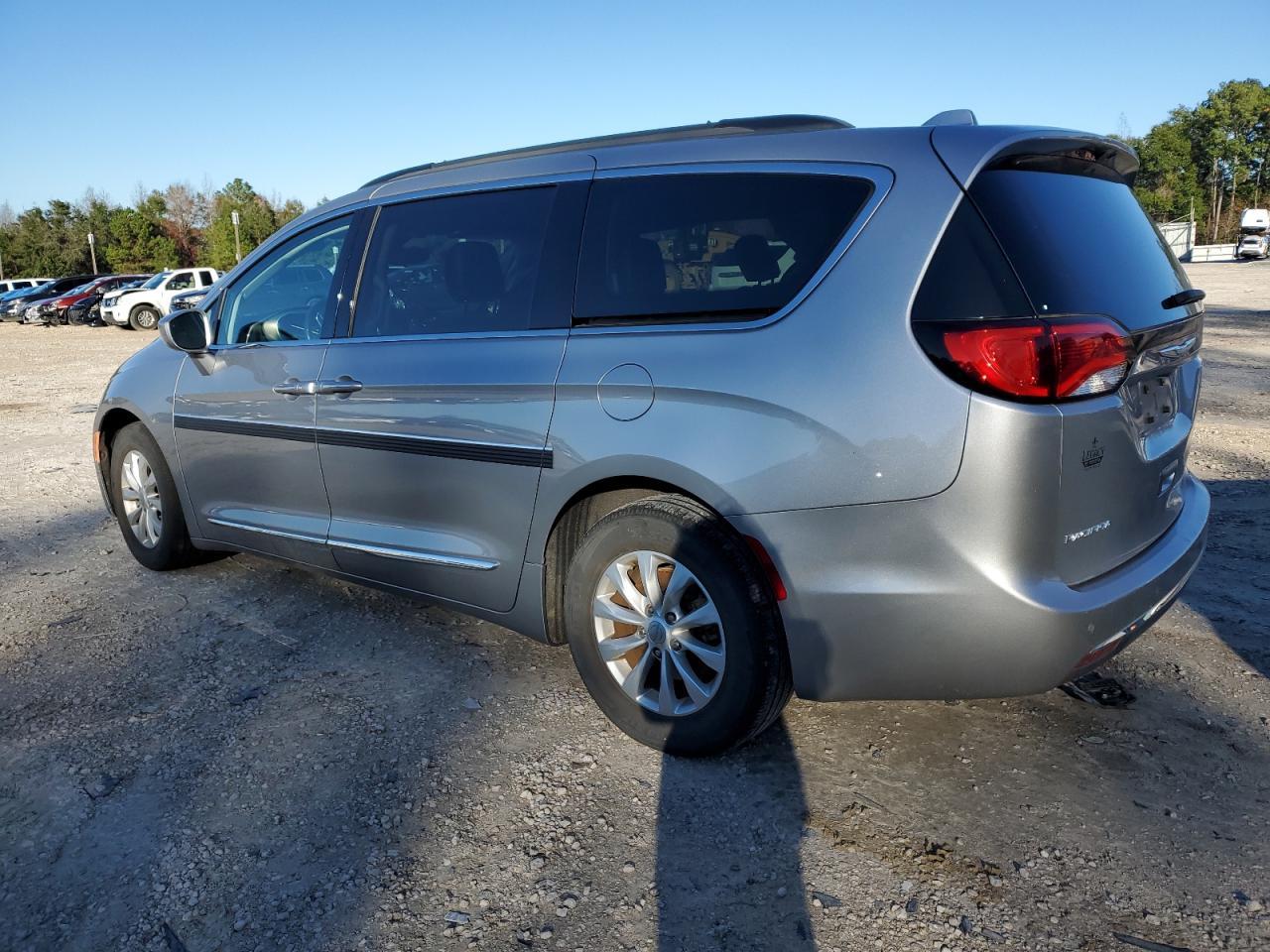 2017 CHRYSLER PACIFICA T - Image 2