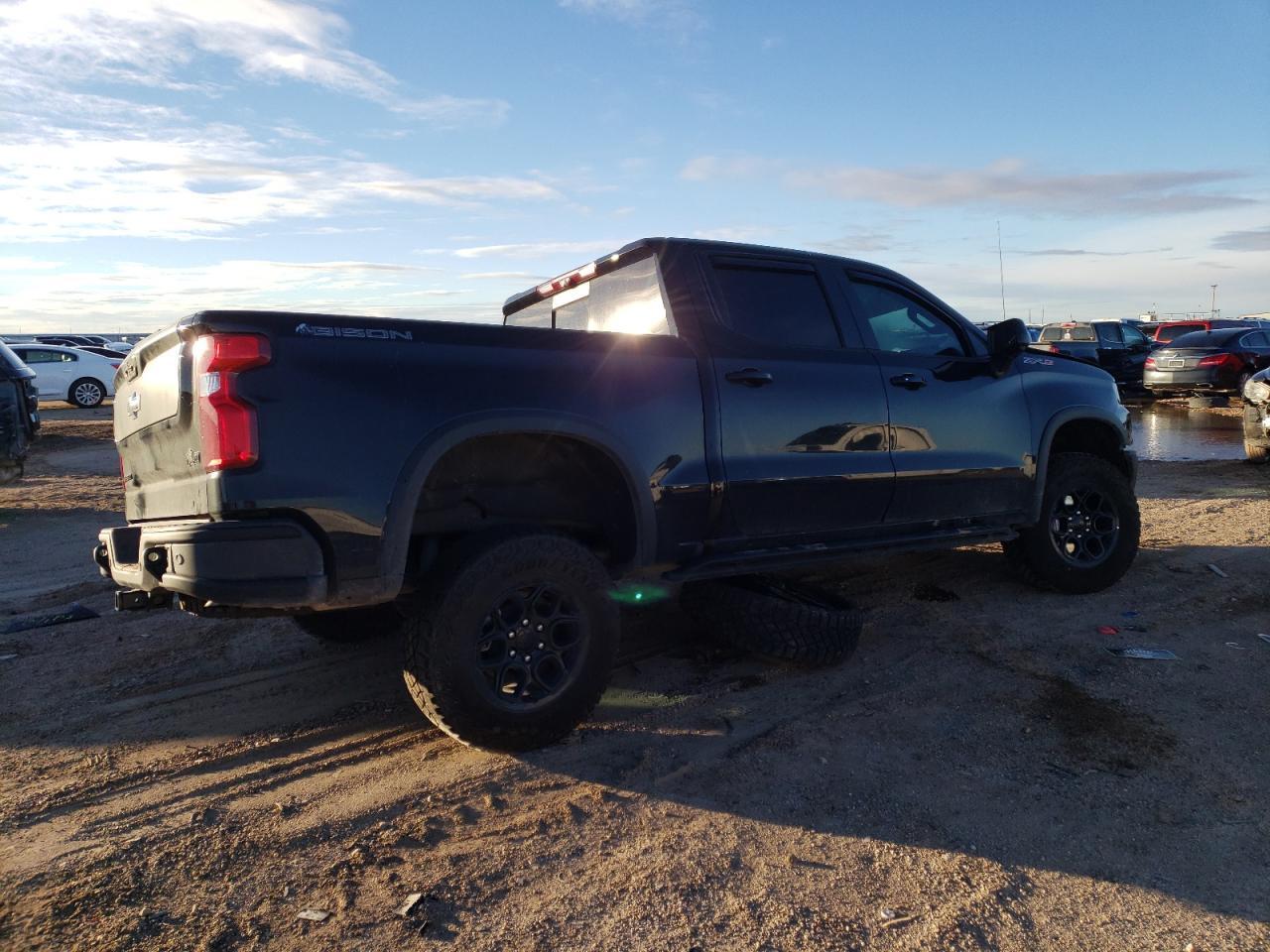 2023 CHEVROLET SILVERADO - Фото 3