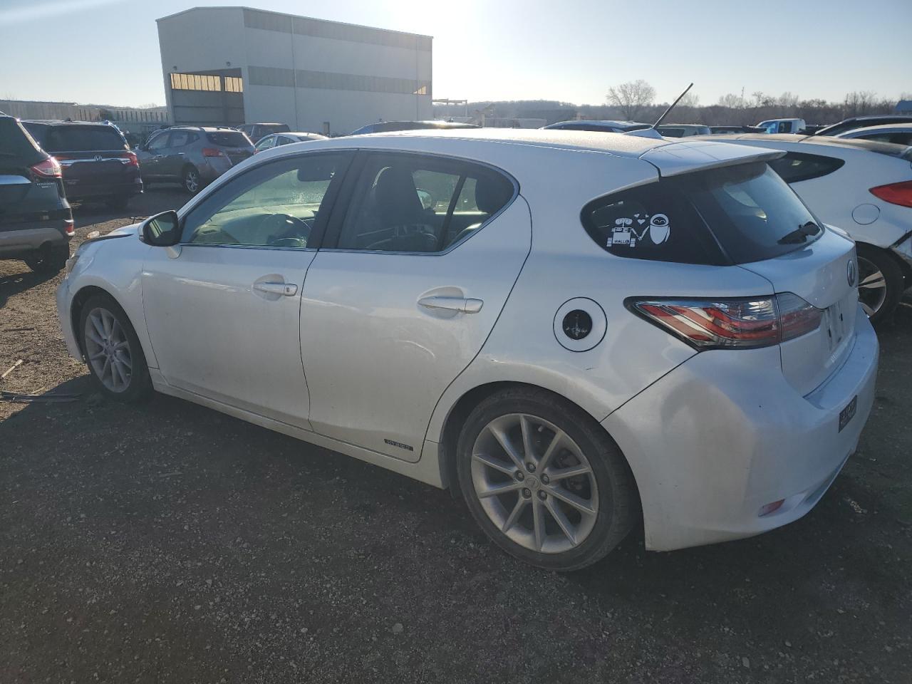 2013 LEXUS CT 200 - Фото 2