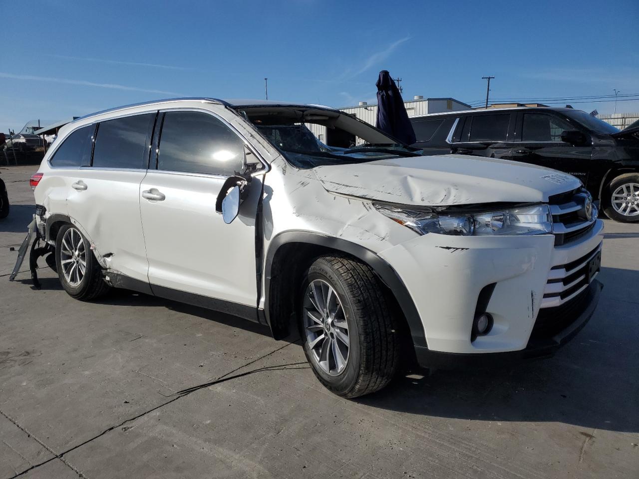 2019 TOYOTA HIGHLANDER - Image 4