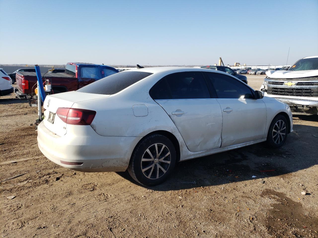 2017 VOLKSWAGEN JETTA SE - Image 3