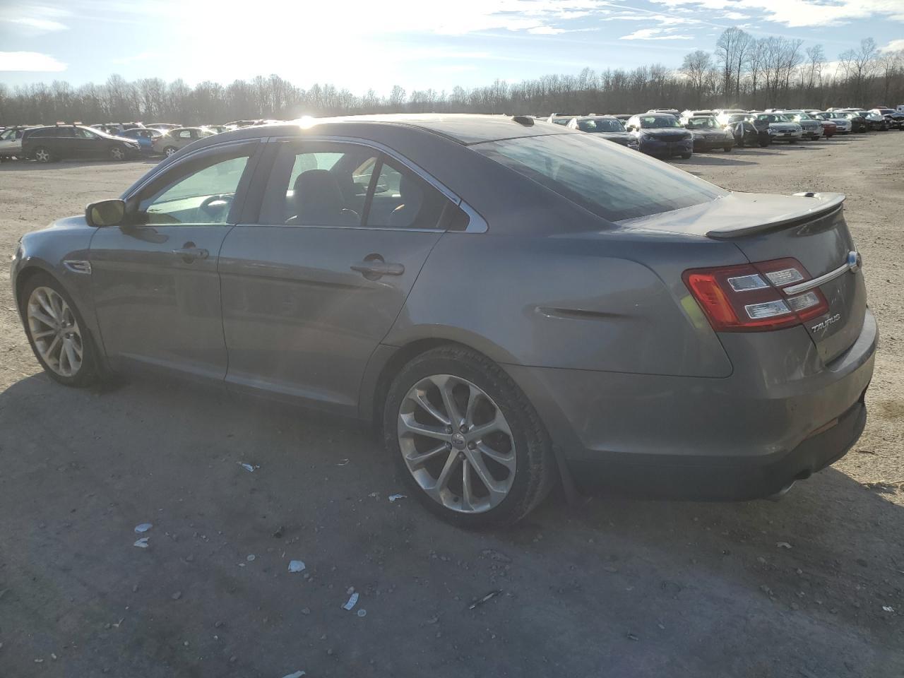 2013 FORD TAURUS LIM - Image 2