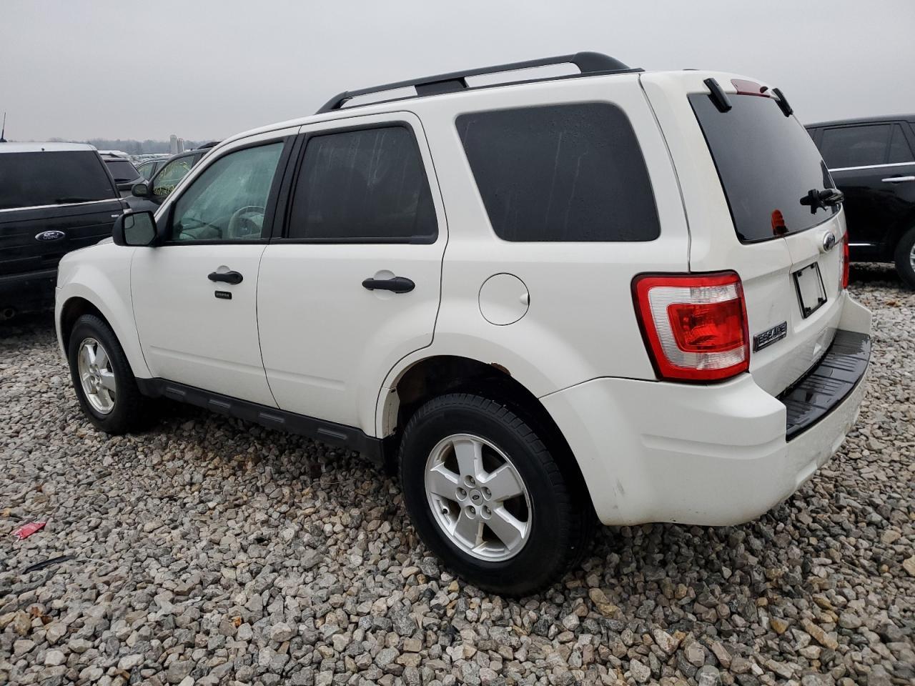 2010 FORD ESCAPE XLT - Фото 2