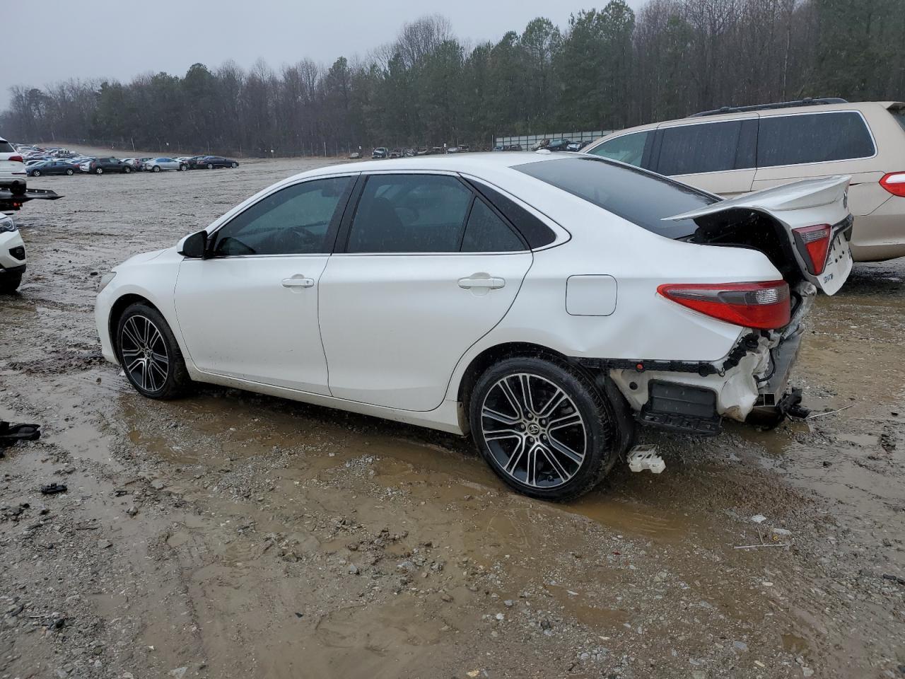 2016 TOYOTA CAMRY LE - Фото 2