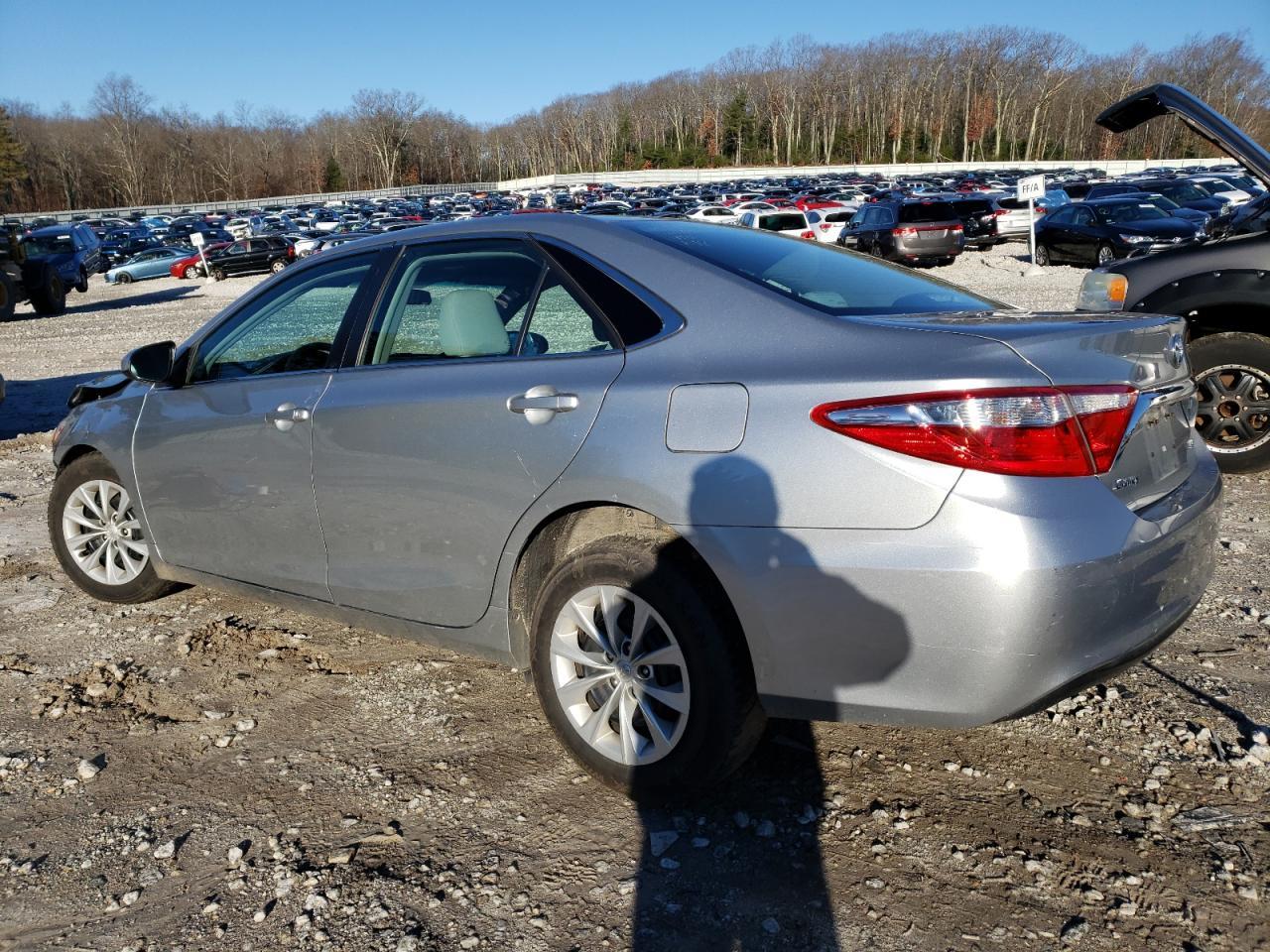 2016 TOYOTA CAMRY LE - Image 2