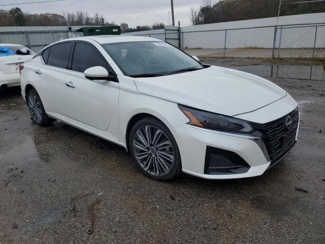 2023 Nissan Altima Sl - Image 4