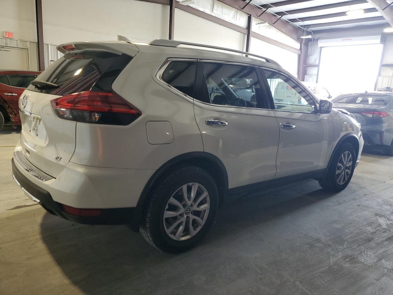 2017 NISSAN ROGUE S - Фото 3