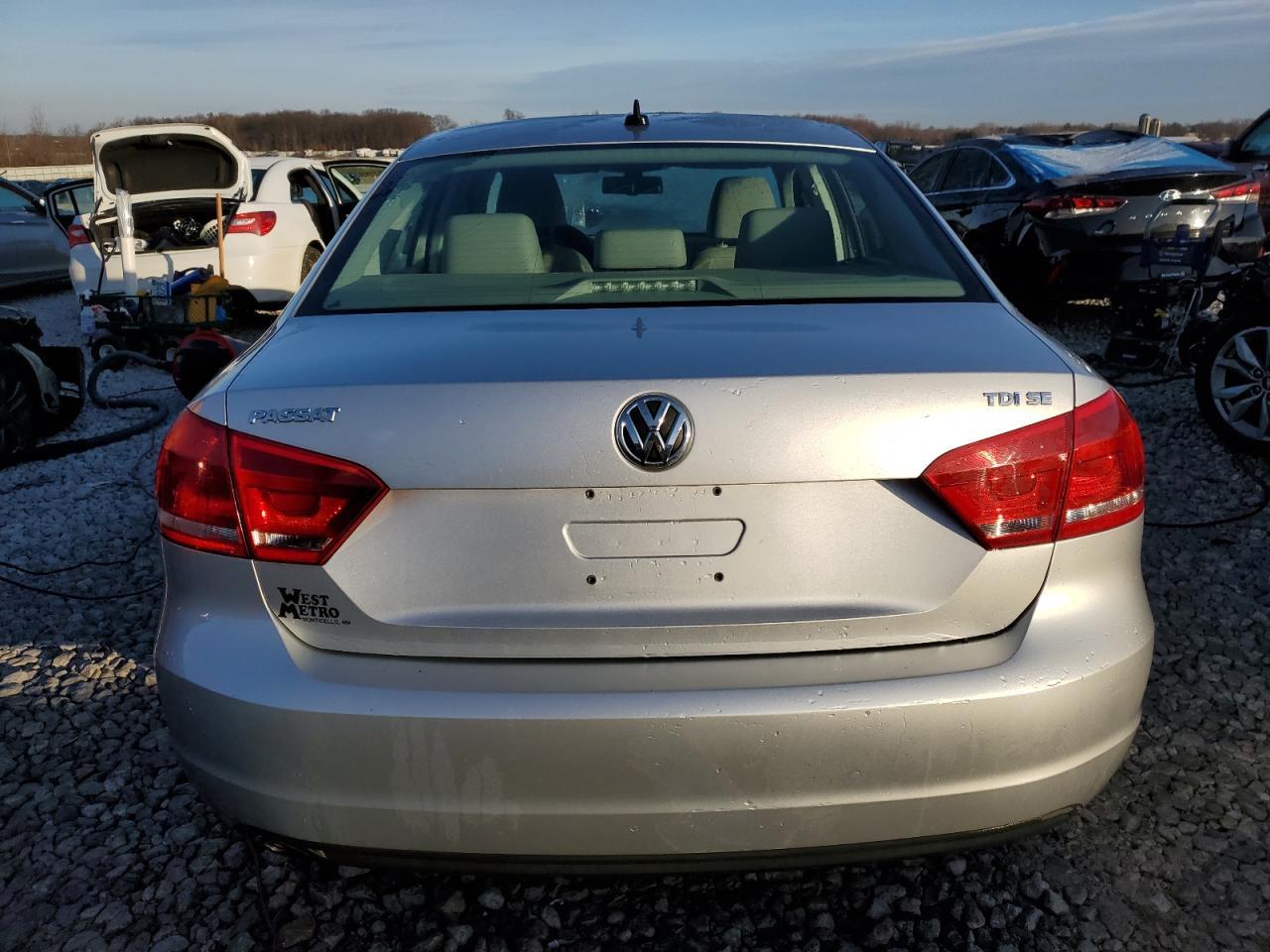 2013 VOLKSWAGEN PASSAT SE - Image 6