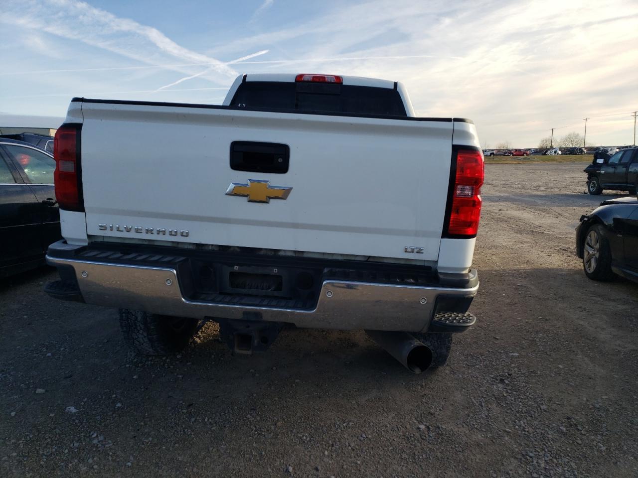 2018 CHEVROLET SILVERADO - Image 6