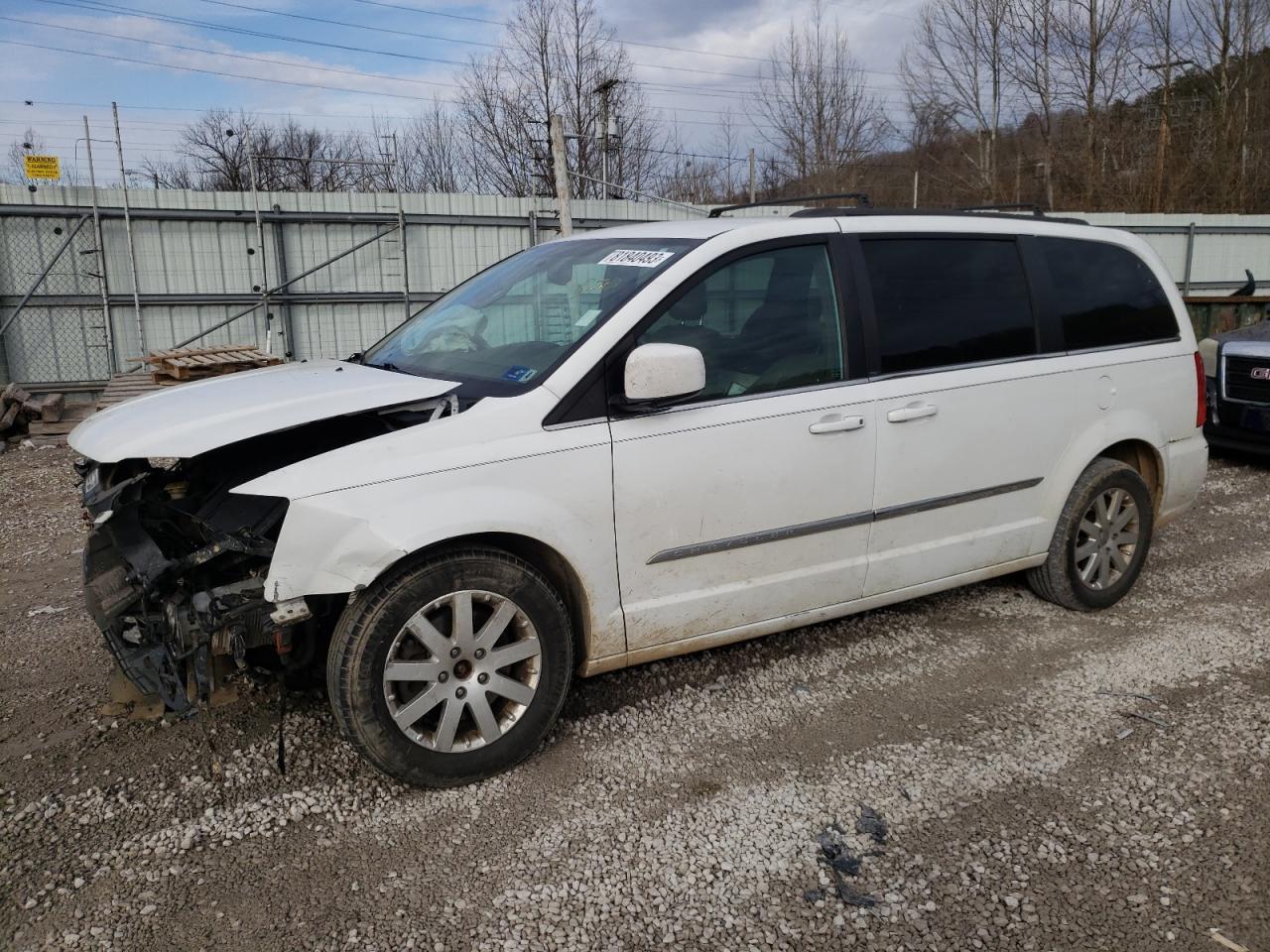 2014 CHRYSLER TOWN & COU