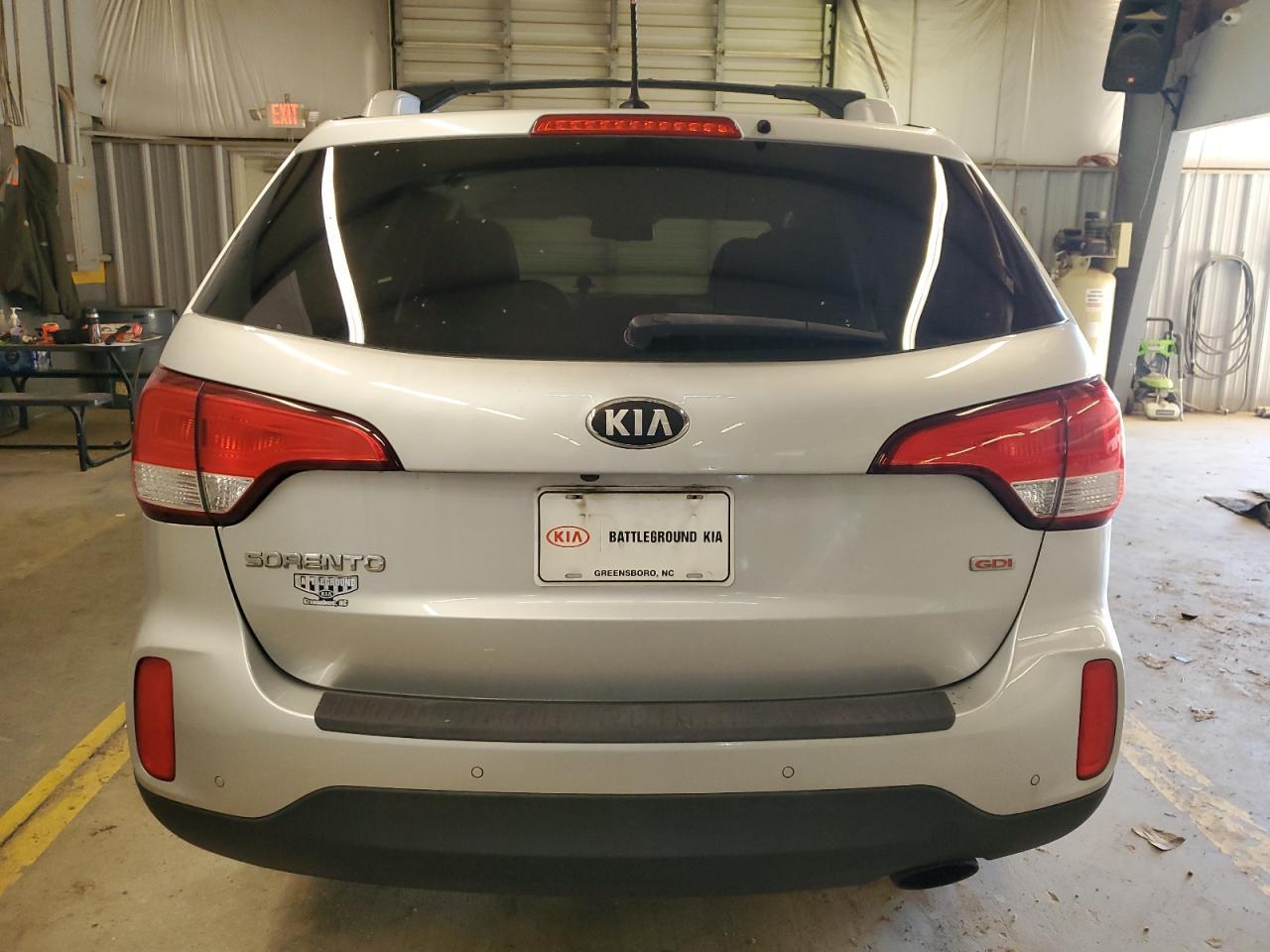 2014 KIA SORENTO LX - Фото 6