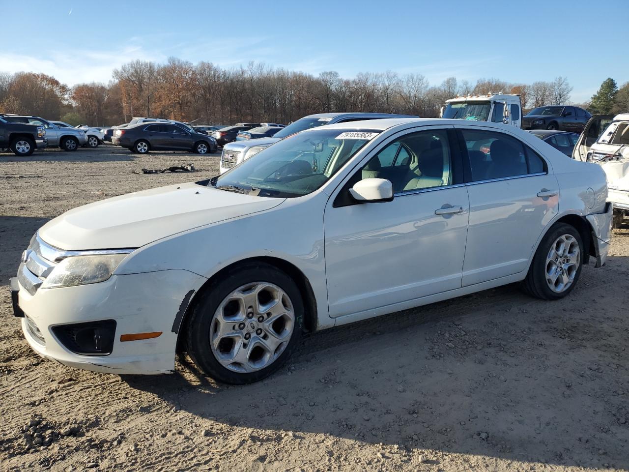 2011 FORD FUSION SE car image