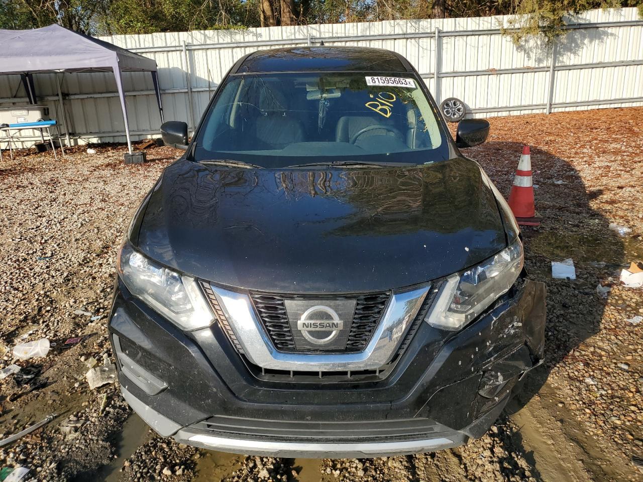 2017 NISSAN ROGUE SV - Image 5