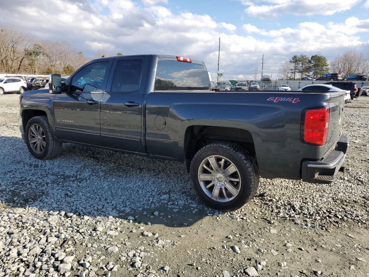 2017 CHEVROLET SILVERADO - Image 2