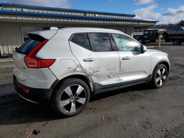 2021 Volvo Xc40 T5 Momentum - Фото 3