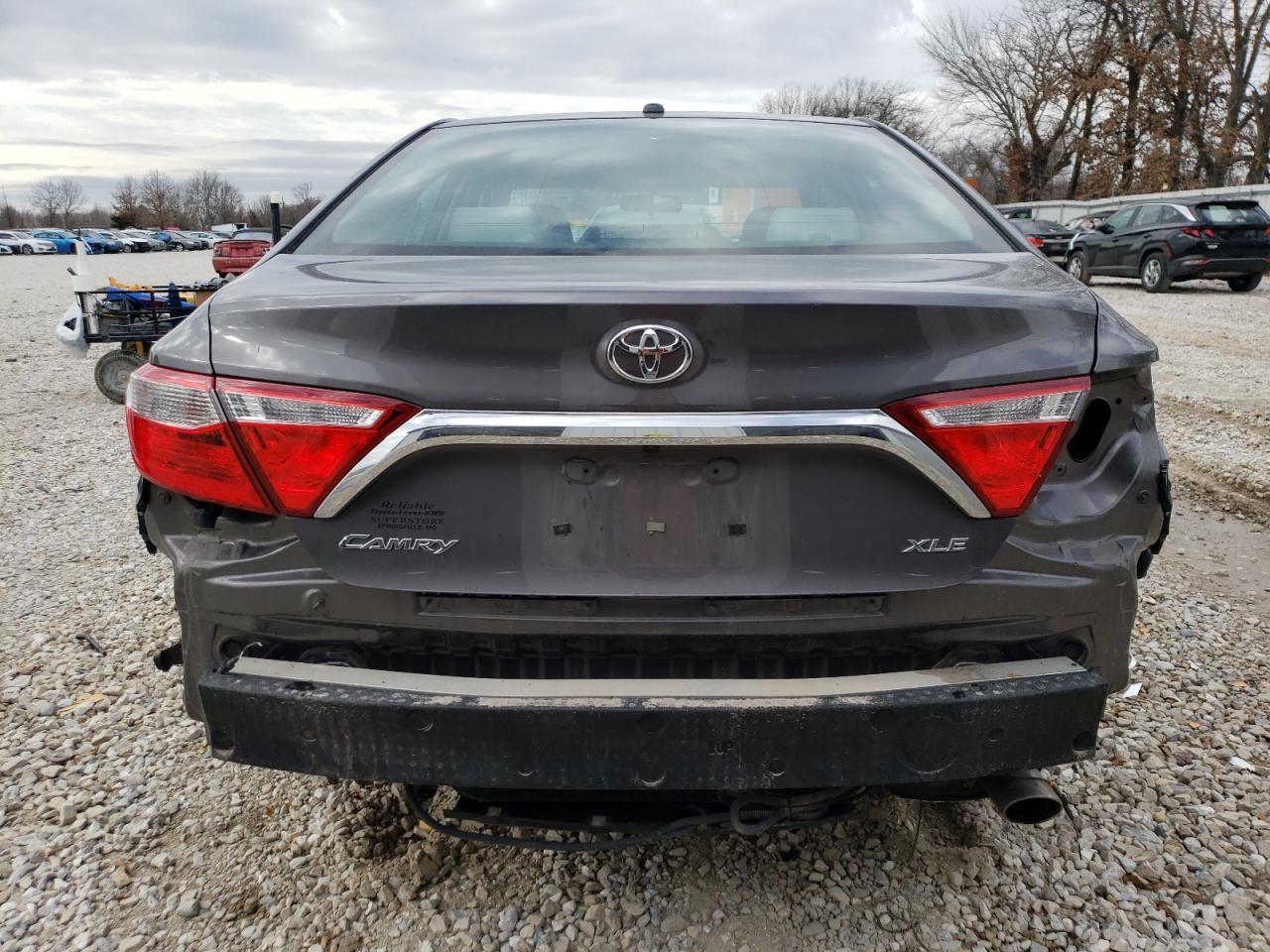 2016 TOYOTA CAMRY LE - Фото 6