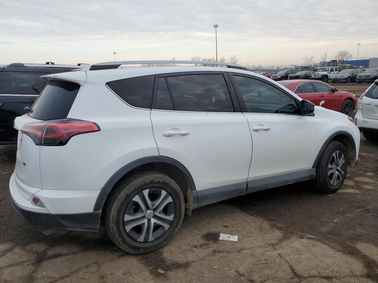 2017 TOYOTA RAV4 LE - Image 3