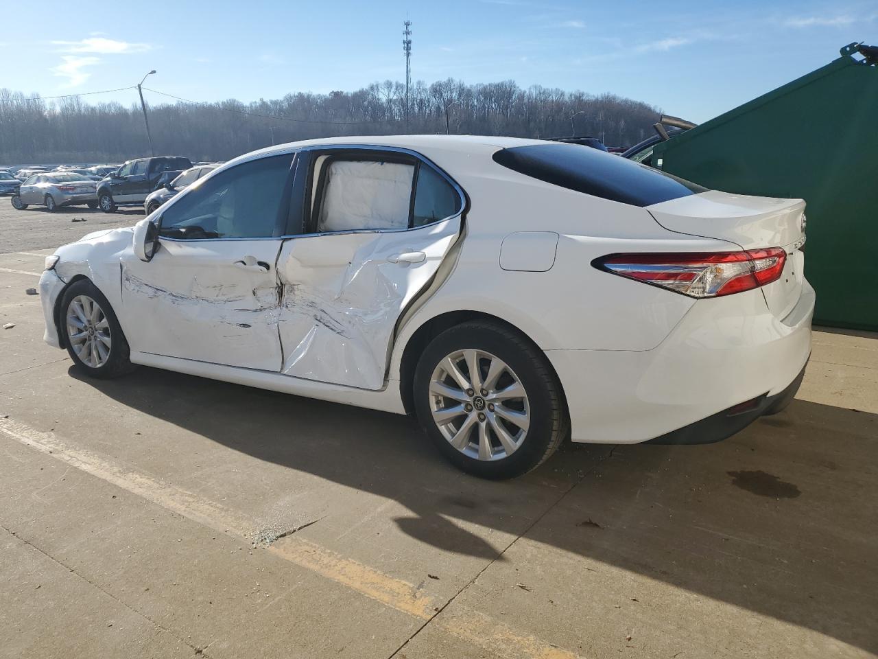 2018 TOYOTA CAMRY L - Фото 2