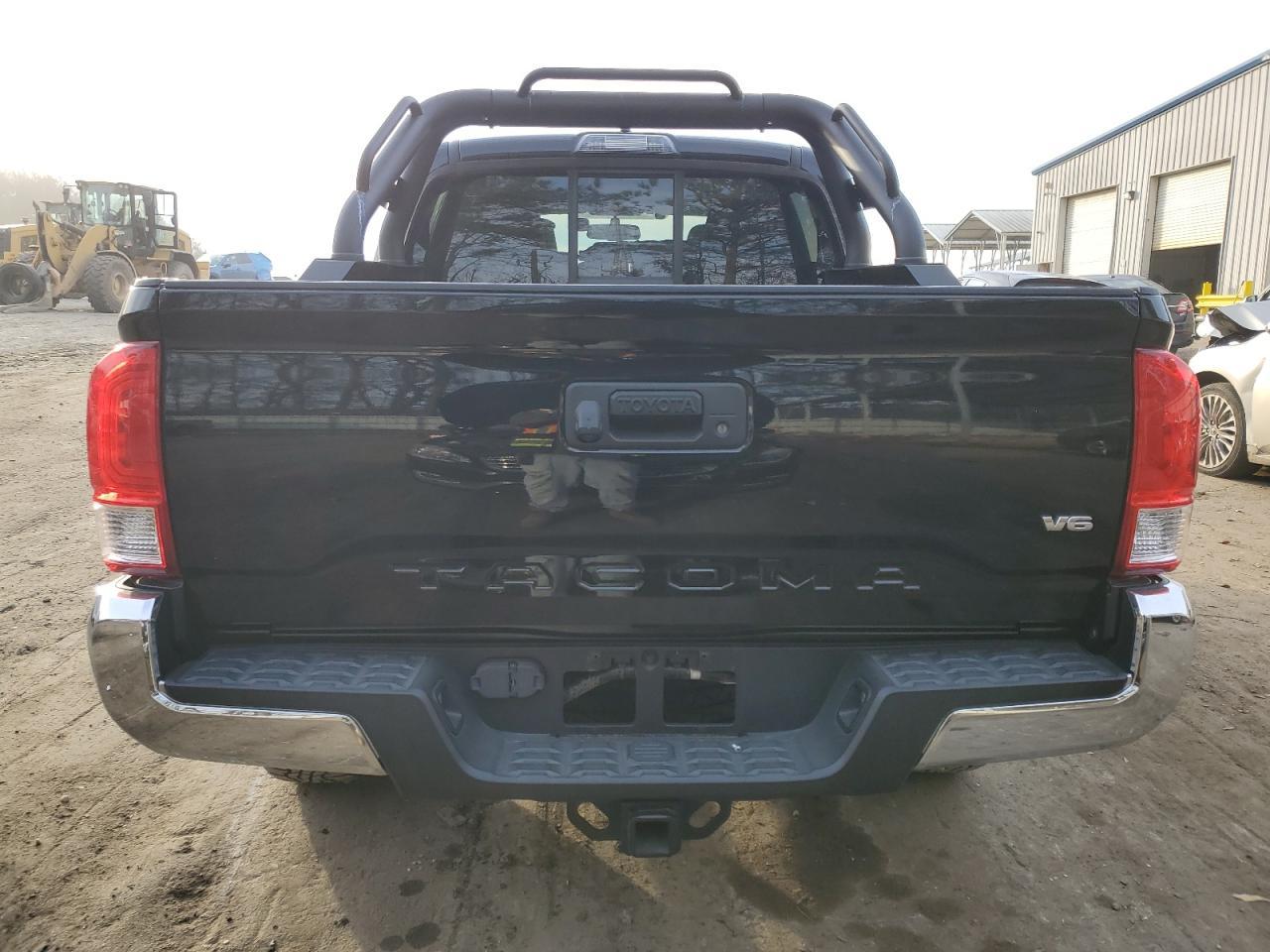 2017 TOYOTA TACOMA DOU - Фото 6