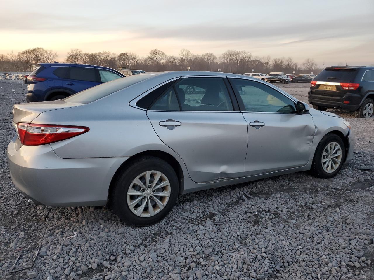 2016 TOYOTA CAMRY LE - Image 3