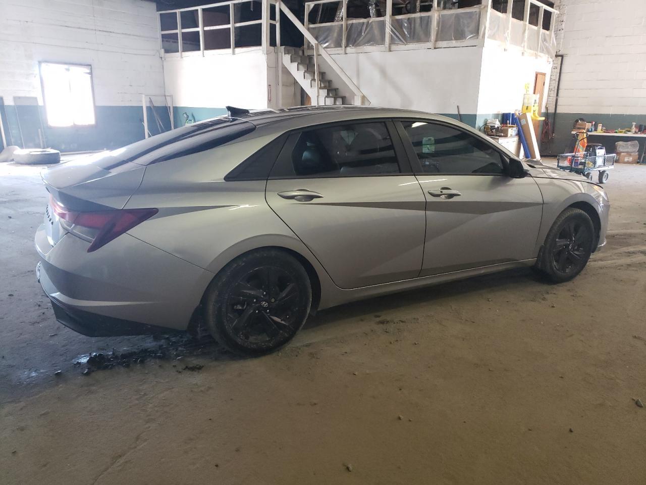2022 HYUNDAI ELANTRA SE - Image 3