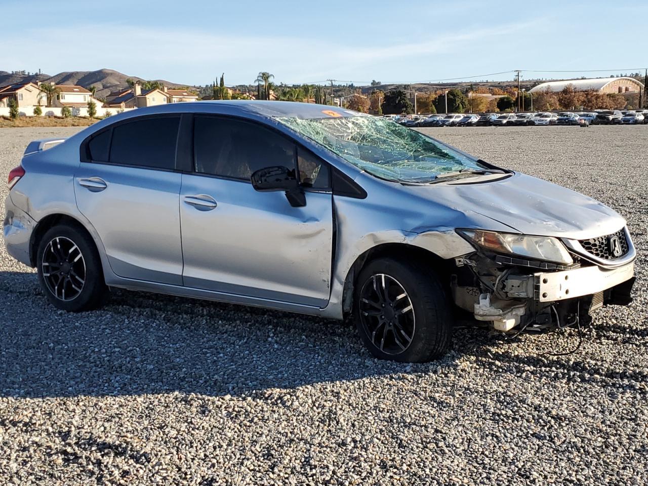 2015 HONDA CIVIC LX - Image 4