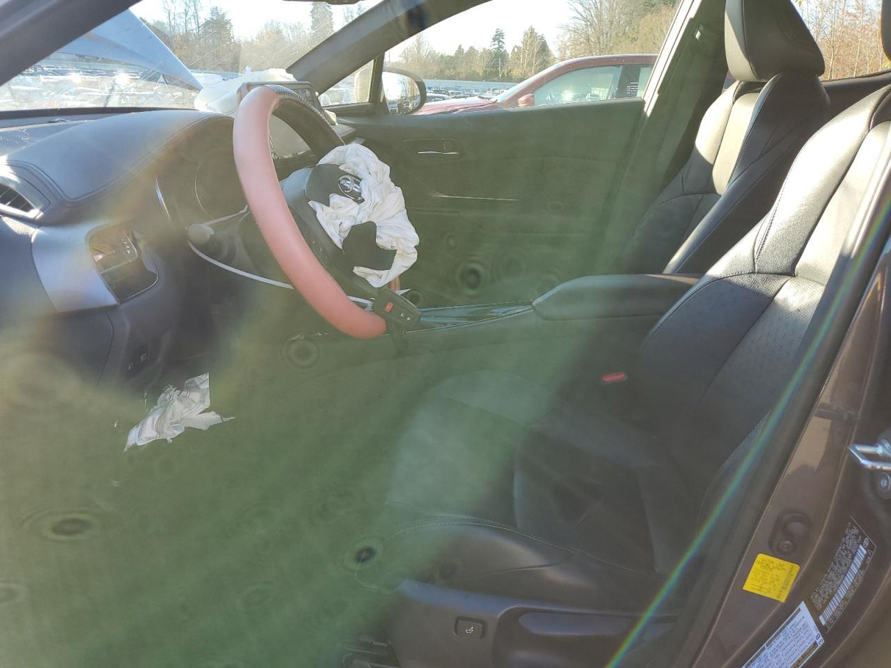 2019 TOYOTA C-HR XLE - Фото 7