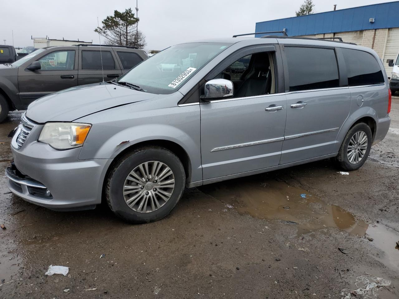 2014 CHRYSLER TOWN & COU