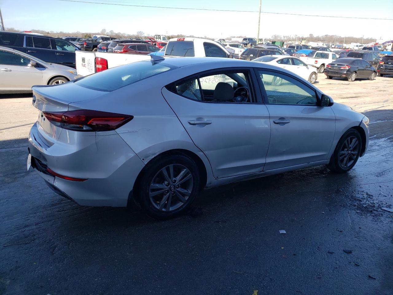 2018 HYUNDAI ELANTRA SE - Фото 3