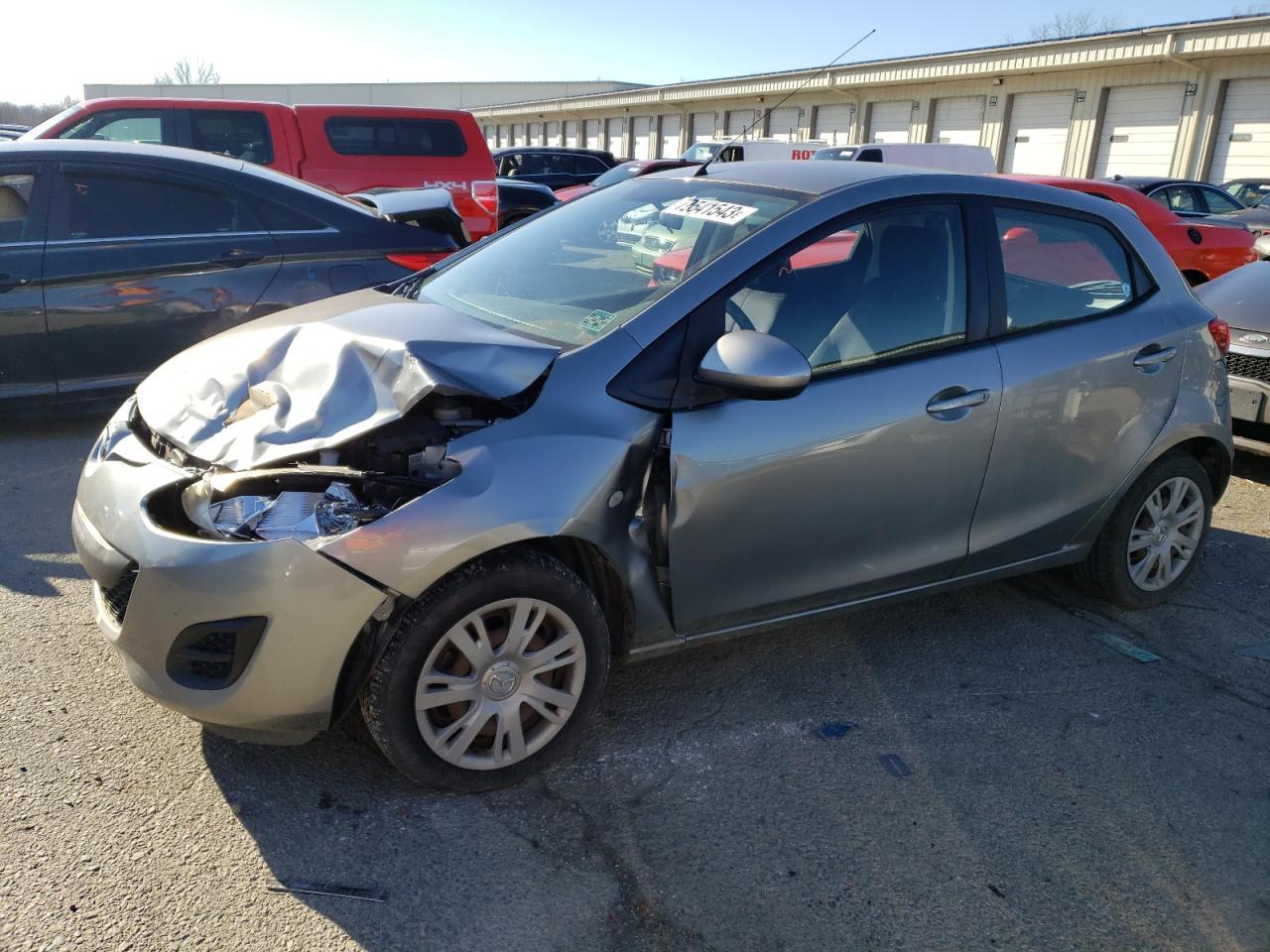 2013 MAZDA MAZDA2 car image