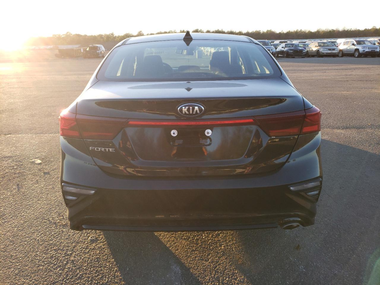 2021 KIA FORTE FE - Image 6