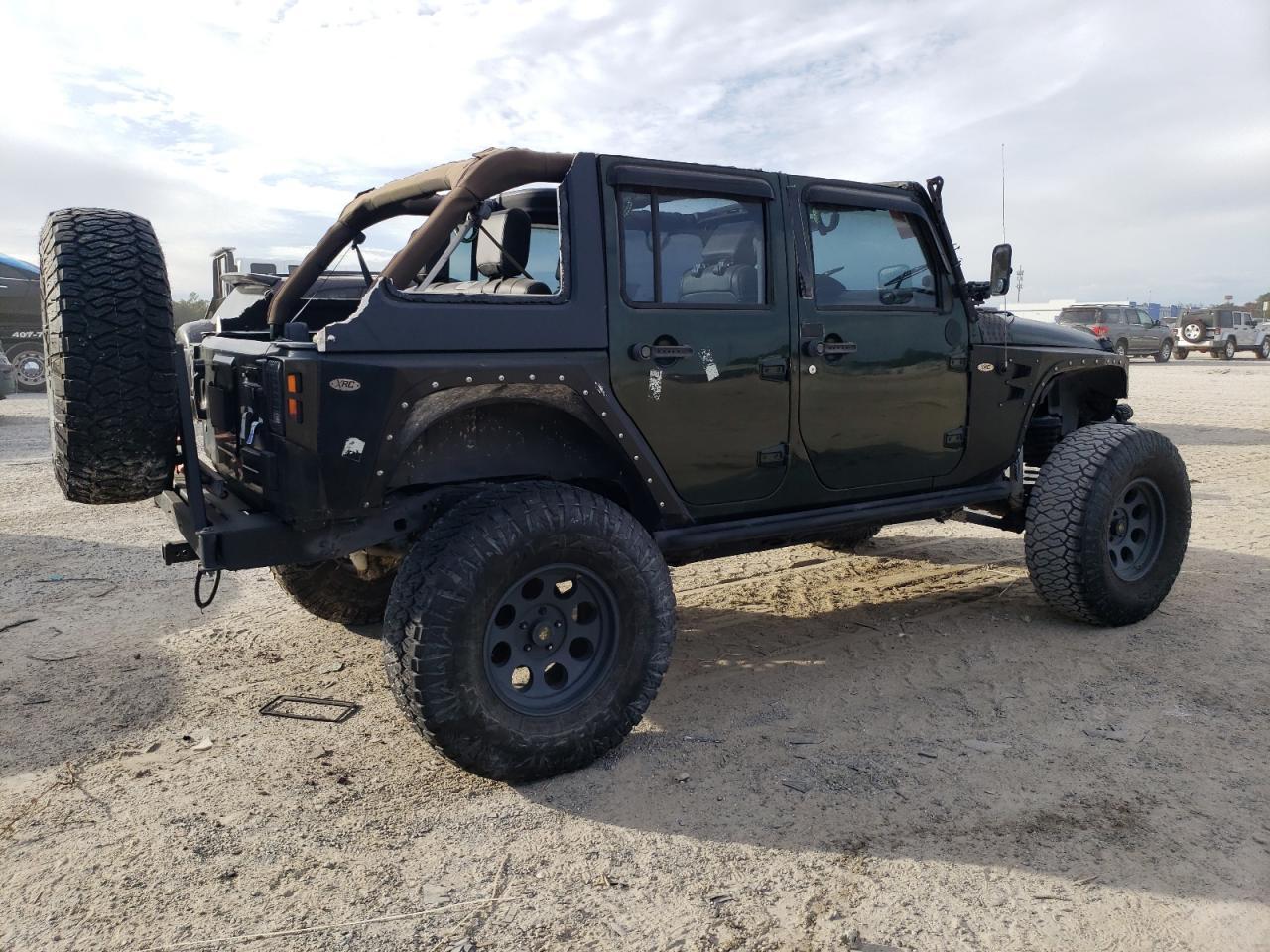 2010 JEEP WRANGLER U - Image 3