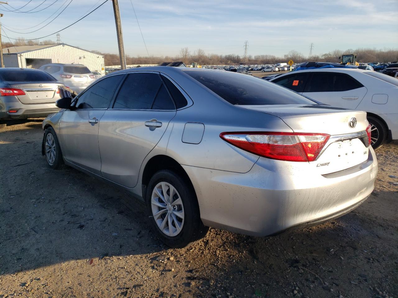2015 TOYOTA CAMRY LE - Image 2