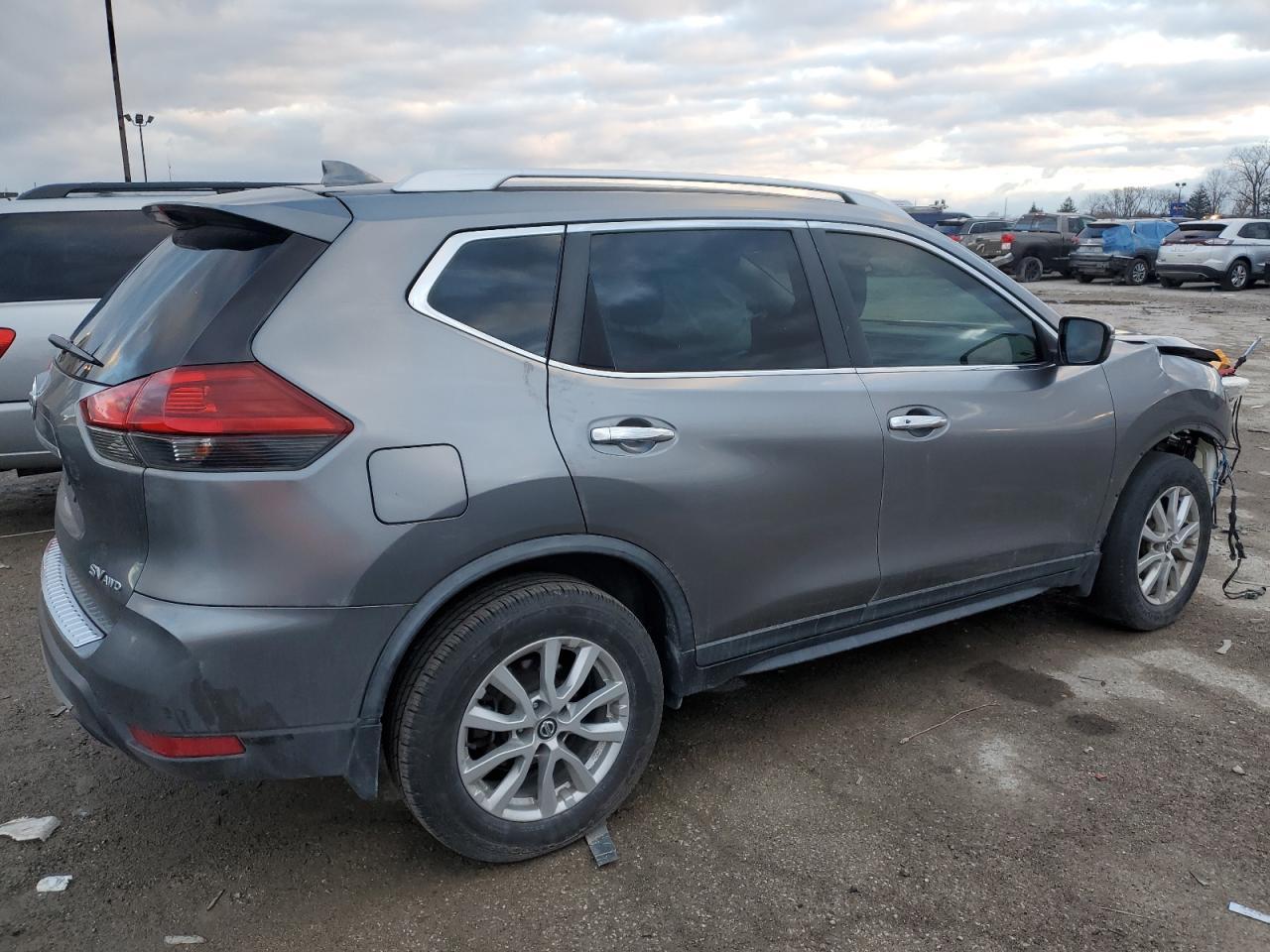 2018 NISSAN ROGUE S - Фото 3