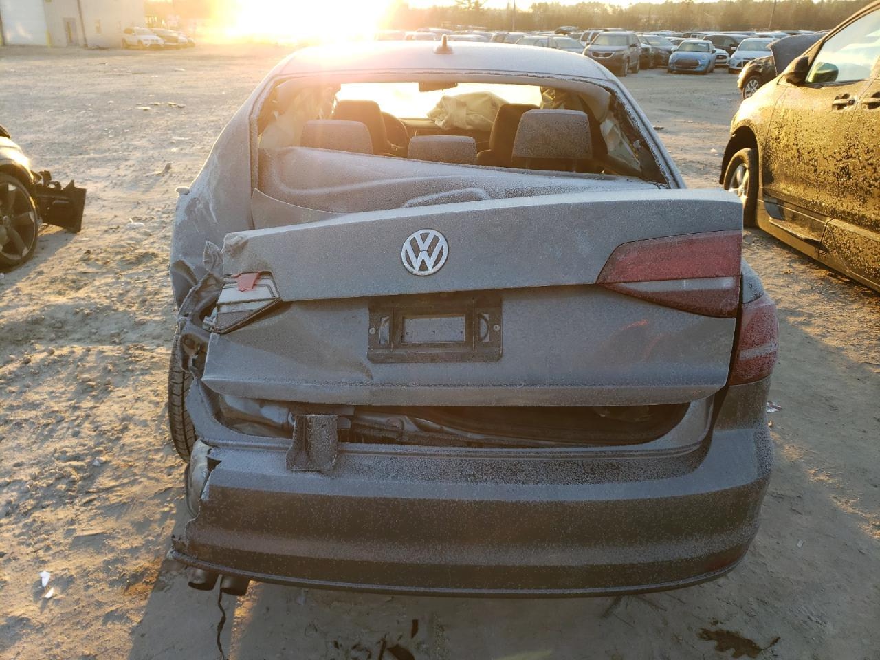 2017 VOLKSWAGEN JETTA SE - Image 6