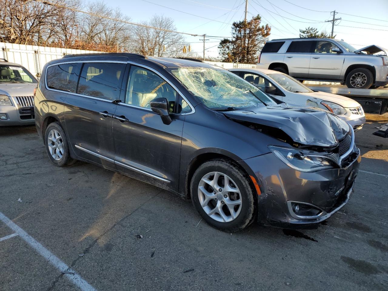 2017 CHRYSLER PACIFICA T - Image 4