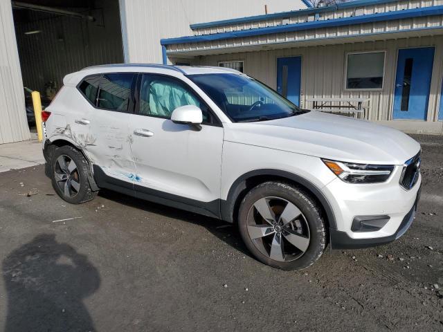 2021 Volvo Xc40 T5 Momentum - Фото 4