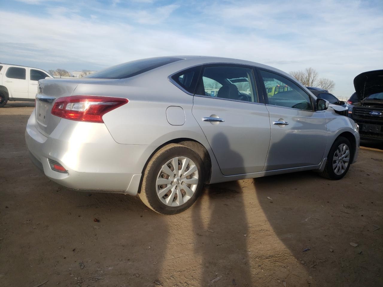 2018 NISSAN SENTRA S - Фото 3
