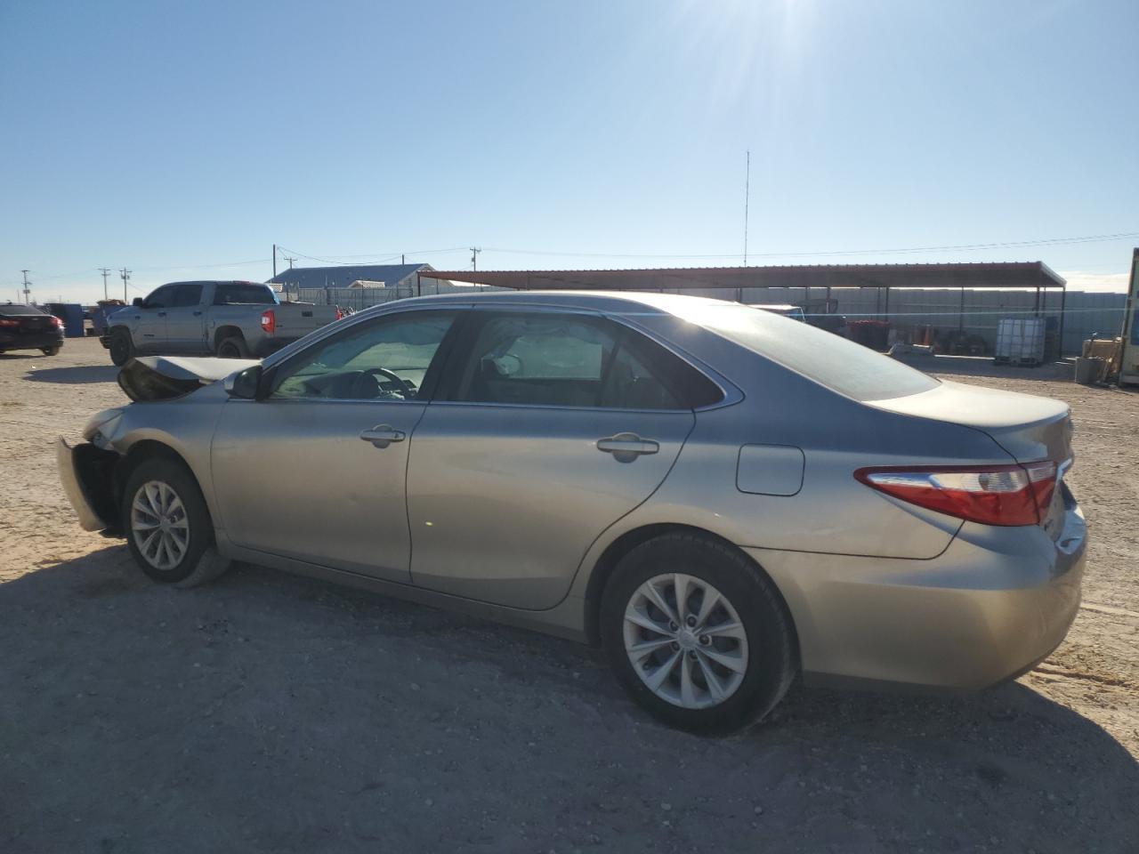 2016 TOYOTA CAMRY LE - Image 2