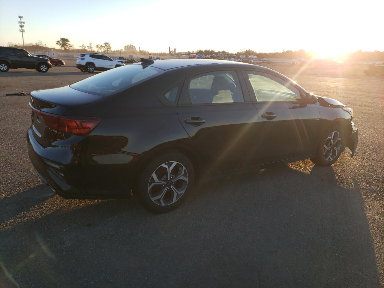 2021 KIA FORTE FE - Image 3