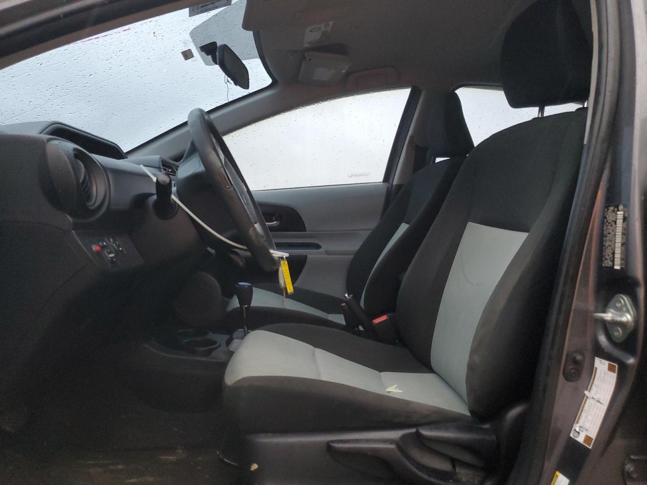 2013 TOYOTA PRIUS C - Фото 7