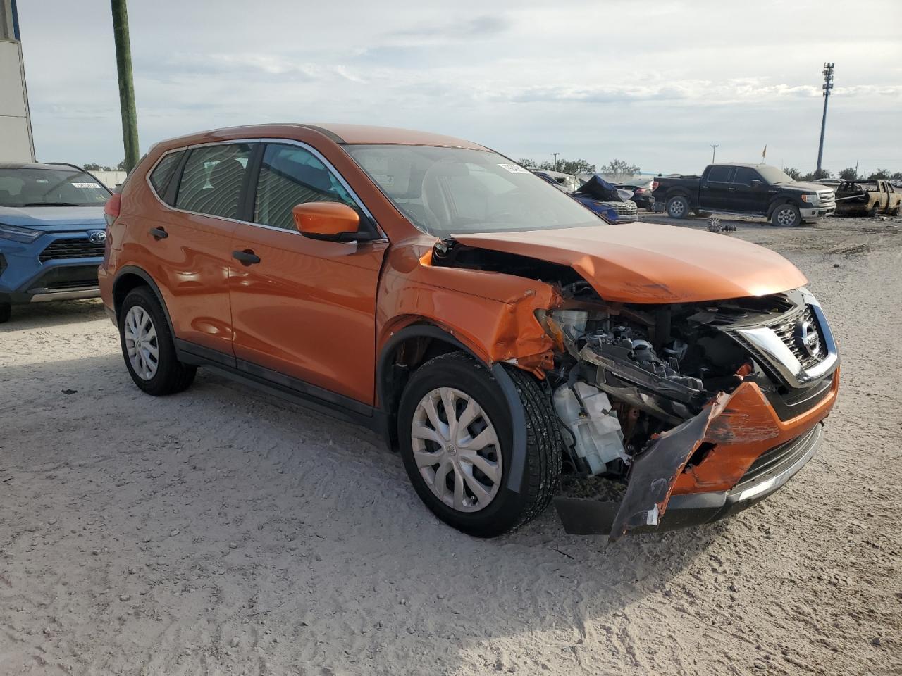 2017 NISSAN ROGUE S - Фото 4