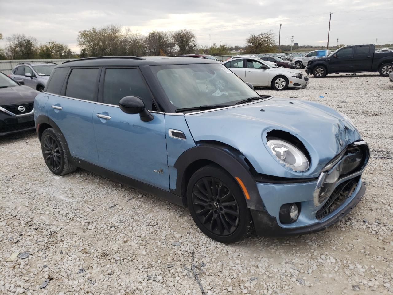 2017 MINI COOPER CLU - Image 4